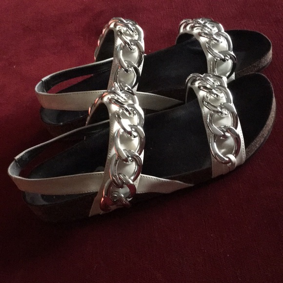 In excellent condition sandals - Picture 2 of 9